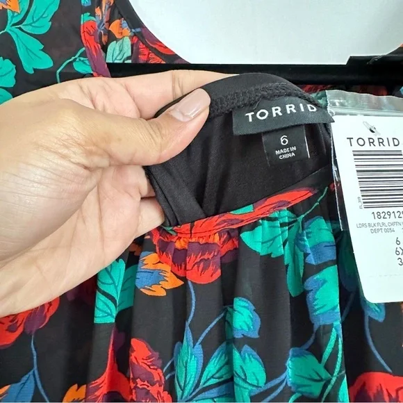 NWT Torrid Plus Size Women's Maxi Peasant Chiffon Floral Black Dress sz 6X/30 - Picture 10 of 16